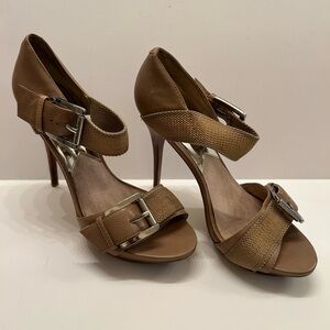 Michael Kors High Heel Beige Leather & Gold Strap Sandal With Buckles, Size 10